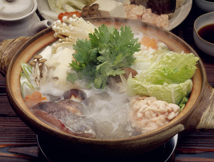 海鲜,豆腐,无人,横图,俯视,室内,特写,白天,烹饪,桌面,桌子,蔬菜,餐具,阴影,新鲜,光线,木制,砂锅,影子,金针菇,菌菇,肉,鱼肉,日本料理,料理,食品,切块,菌类,火锅,水产,沙锅,菜肴,美食,肉类,海洋生物,食物,木制品,日式料理,日式,食用菌,佳肴,有机食品,绿色食品,豆制品,水生动物,海产品,水生物,肉食,海底动物,构菌,金菇,毛柄金钱菌,银针菇,智力菇,暖锅,进餐用具,烹调用具,彩图,高角度拍摄