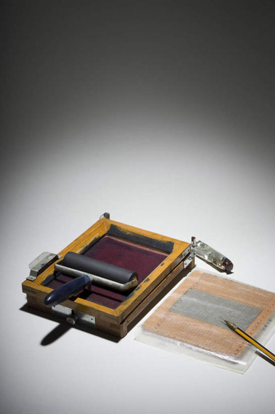 无人,竖图,俯视,室内,特写,白天,打印机,静物,阴影,灰色背景,光线,影子,办公用品,一个,摄影,影棚,单个,古董,办公设备,模板,输出设备,彩图,高角度拍摄,影棚拍摄,拍摄,打印