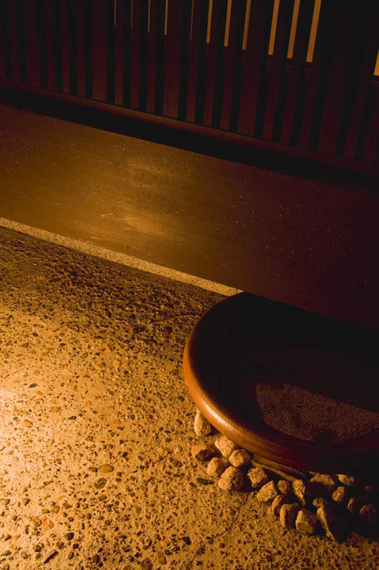 无人,家,竖图,室外,夜晚,正面,道路,路,公路,京都,日本,亚洲,房屋,屋子,交通,楼房,住宅,京都府,东亚,本州,本州岛,日本国,近畿地方,近畿,马路,彩图,房子