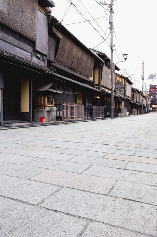 无人,家,竖图,室外,白天,正面,旅游,度假,石头,名胜古迹,标志建筑,道路,地标,建筑,路,公路,京都,日本,亚洲,遗迹,石子,房屋,屋子,交通,古迹,文物,娱乐,建设,古建筑,楼房,住宅,享受,休闲,旅游胜地,放松,京都府,古文明,东亚,本州,本州岛,日本国,近畿地方,近畿,祗园,石块,马路,彩图,房子