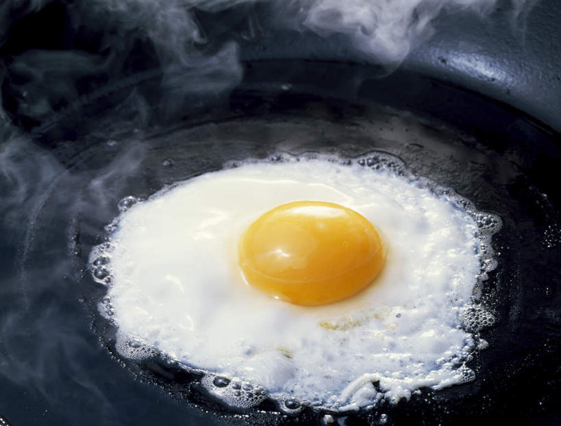 无人,横图,俯视,室内,特写,白天,烹饪,雾,沸腾,朦胧,模糊,蒸汽,蛋,荷包蛋,鸡蛋,煎蛋,日本料理,料理,食品,水蒸气,菜肴,美食,食物,日式料理,日式,佳肴,蒸发,卵,煎鸡蛋,彩图,高角度拍摄
