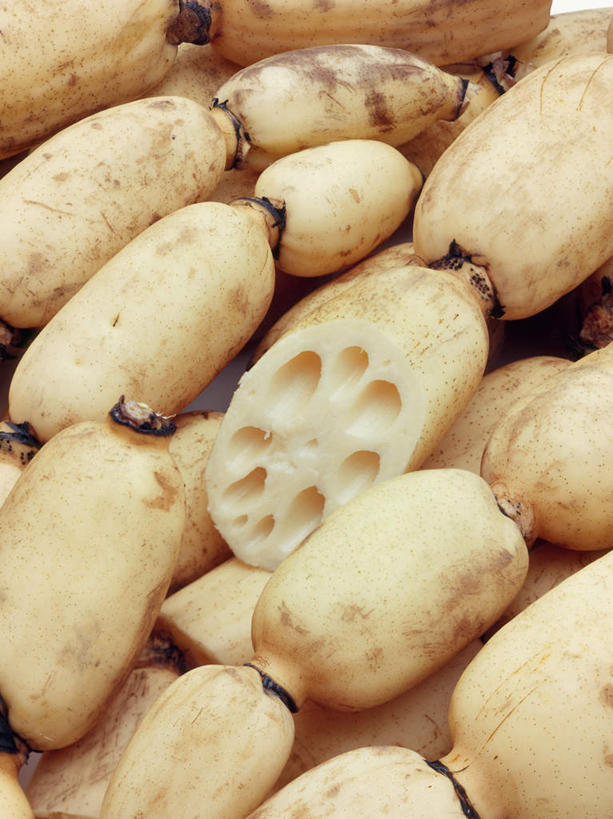 无人,竖图,俯视,室内,特写,白天,蔬菜,一堆,许多,切开,堆叠,堆积,新鲜,食品,半个,藕,食物,切,一半,有机食品,绿色食品,堆,剖面,切面,莲藕,彩图,高角度拍摄