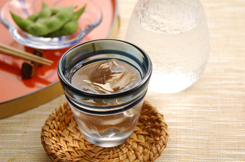 无人,横图,俯视,室内,特写,白天,烹饪,植物,筷子,豆,大豆,蔬菜,杯子,餐具,新鲜,豆类,豆子,毛豆,日本料理,冰块,料理,食品,杯垫,烧酒,文化,传统,菜肴,美食,玻璃制品,食物,水杯,日式料理,日式,摄影,佳肴,有机食品,绿色食品,影棚,礼节,礼仪,豆科,枝豆,玻璃杯,进餐用具,烹调用具,黄豆,彩图,高角度拍摄,影棚拍摄,拍摄