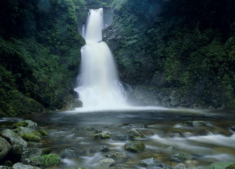 无人,横图,室外,白天,正面,旅游,度假,石头,美景,瀑布,水,日本,亚洲,飞溅,朦胧,模糊,溅,石子,液体,景观,娱乐,自然,享受,休闲,景色,放松,喷洒,自然风光,东亚,本州,本州岛,日本国,东北地方,山形,山形县,跌水,石块,岩石,彩图