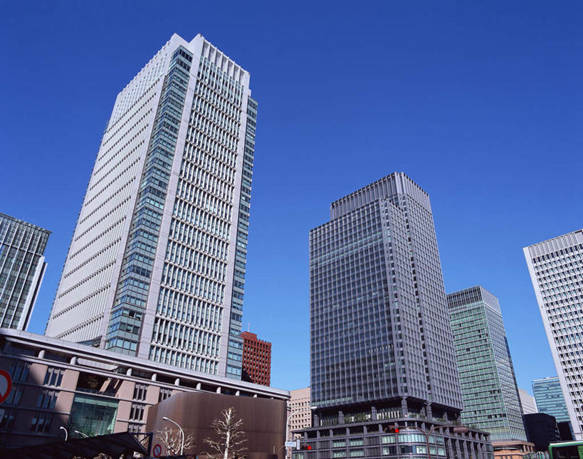 无人,高楼大厦,横图,室外,白天,仰视,度假,美景,城市风光,城市,大厦,建筑,摩天大楼,东京,日本,亚洲,阴影,光线,影子,景观,娱乐,蓝色,蓝天,天空,阳光,天,享受,休闲,景色,放松,晴朗,东亚,本州,万里无云,关东地方,本州岛,日本国,东京都,丸之内,晴空,晴空万里,彩图,低角度拍摄,大楼,高层建筑,高楼,摩天楼