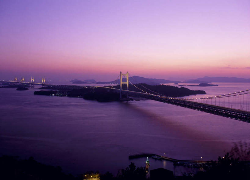 无人,横图,俯视,航拍,室外,白天,旅游,度假,海浪,海洋,美景,日落,大桥,立交桥,桥梁,日本,亚洲,阴影,反射,影子,景观,浪花,晚霞,霞光,高架,斜拉桥,桥,娱乐,蓝色,蓝天,天空,自然,海水,黄昏,天,享受,休闲,景色,彩霞,放松,晴朗,鸟瞰,自然风光,海景,东亚,本州,万里无云,本州岛,日本国,濑户大桥,中国地方,冈山,冈山县,四国地方,四国,四国岛,香川,香川县,大海,风浪,海,海水的波动,近岸浪,涌浪,晴空,晴空万里,夕阳,彩图,高角度拍摄