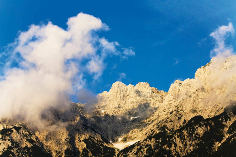 无人,横图,室外,白天,仰视,旅游,度假,石头,美景,山,山脉,奥地利,欧洲,阴影,光线,石子,影子,景观,山峰,云,云朵,山峦,云彩,娱乐,蓝色,白云,蓝天,天空,阳光,自然,群山,天,享受,休闲,景色,放松,晴朗,自然风光,中欧,奥地利共和国,蒂罗尔,蒂罗尔州,石块,岩石,晴空,彩图,低角度拍摄