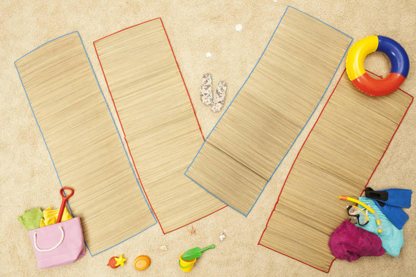 游泳,无人,横图,俯视,室内,特写,白天,凉鞋,锻炼,运动,静物,鞋子,阴影,反射,铲子,救生圈,潜水镜,毯子,桶,影子,泳镜,塑料,容器,塑料制品,游泳圈,垫子,潜水,充气,储藏,呼吸管,塑料桶,救生,储存,潜水装备,面镜,浮潜,潜水运动,泅水,沙滩垫,体育,彩图,高角度拍摄,夹趾拖鞋,人字拖,人字拖鞋,健身,贮存