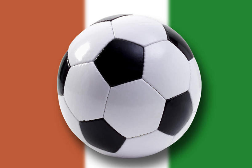 无人,横图,室内,特写,白天,正面,数码,科技,足球,旗帜,国旗,阴影,网络,足球装备,高光,几何,计算机图形,合成,运动器械,球,一个,球体,健身器械,单个,电脑合成图,数码合成图,健身器材,蹴鞠,科特迪瓦,足球运动,旗,彩图,运动器材