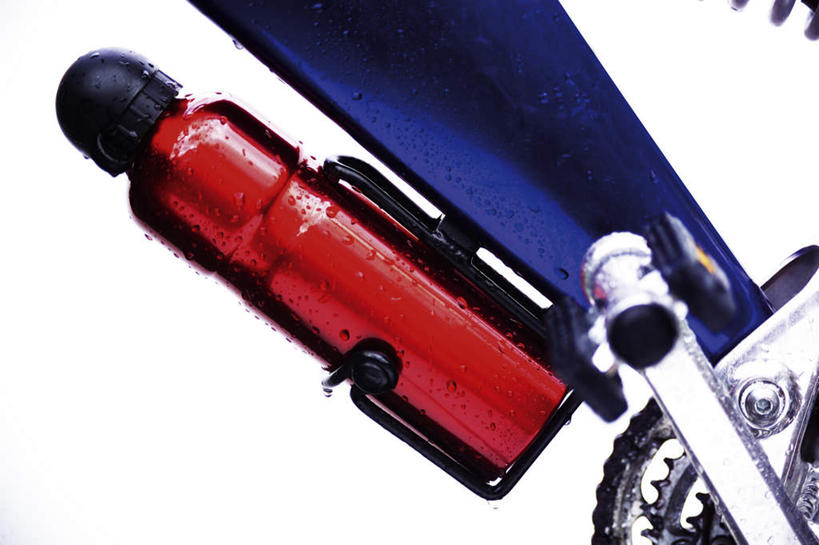 无人,横图,室内,特写,白天,白色背景,正面,零件,齿轮,自行车,静物,连接,组合,车,脚踏车,水壶,交通工具,机械,摄影,影棚,链接,五金,紧固,拼接,拼凑,拼合,凑集,聚合,撮合,链结,牢固,彩图,影棚拍摄,拍摄