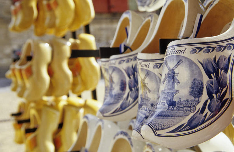 无人,横图,俯视,室内,特写,白天,静物,鞋子,欧洲,荷兰,一排,许多,阴影,朦胧,模糊,整齐,光线,影子,首都,货摊,排列,蓝色,阳光,西欧,队列,阿姆斯特丹,荷兰王国,尼德兰王国,彩图,高角度拍摄