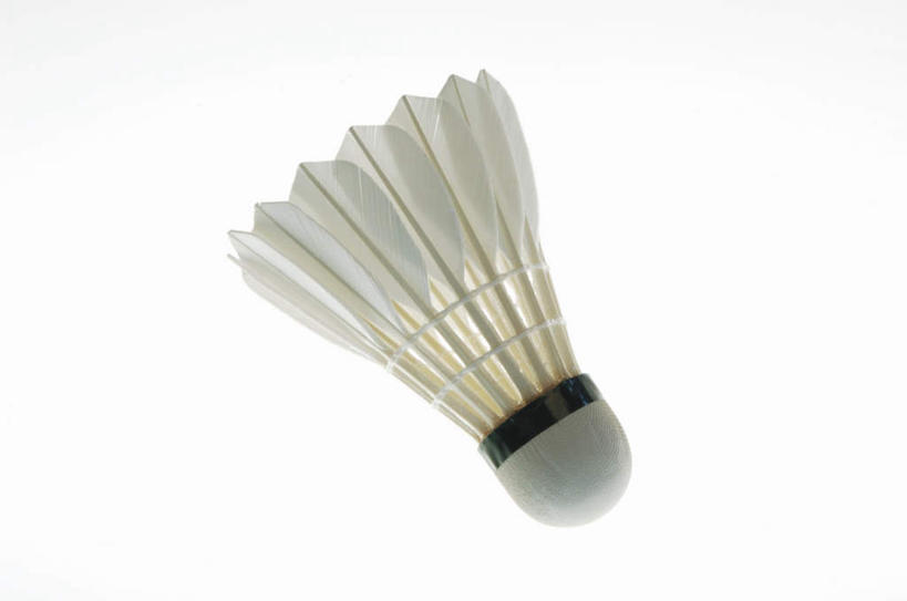 无人,横图,俯视,室内,特写,白天,白色背景,羽毛球,桌面,桌子,静物,羽毛,木制,球拍,羽毛球拍,羽毛球装备,运动器械,一个,白色,木制品,健身器械,摄影,影棚,单个,健身器材,羽毛球球拍,羽毛球运动,彩图,高角度拍摄,影棚拍摄,拍摄,运动器材