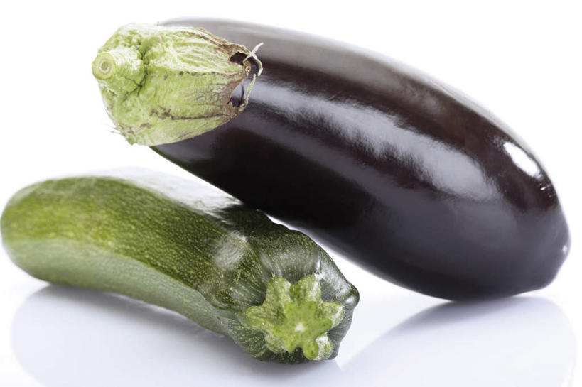 无人,横图,室内,特写,白天,白色背景,正面,茄子,蔬菜,阴影,新鲜,反射,影子,食品,食物,两个,摄影,有机食品,绿色食品,影棚,落苏,酪酥,昆仑瓜,矮瓜,彩图,影棚拍摄,拍摄