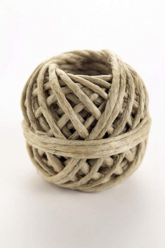 无人,竖图,俯视,室内,特写,白天,白色背景,静物,阴影,卷曲,编织,缠绕,反射,影子,织物,线团,纺织,一个,毛线,摄影,影棚,单个,彩图,高角度拍摄,影棚拍摄,拍摄