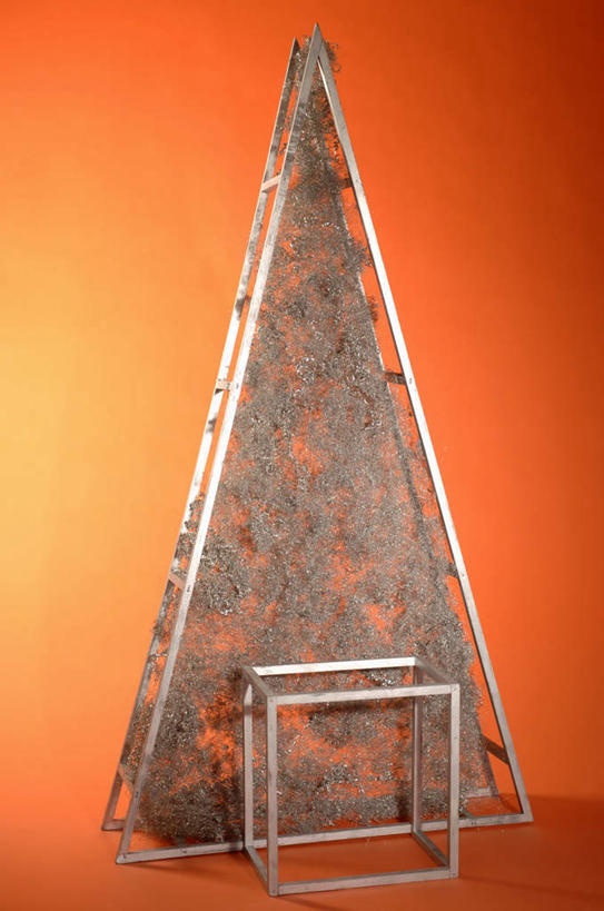 无人,竖图,室内,白天,正面,圣诞节,橙色背景,阴影,节日,庆祝,反射,三角形,影子,文化,庆典,摄影,影棚,纪念,彩图,影棚拍摄,拍摄