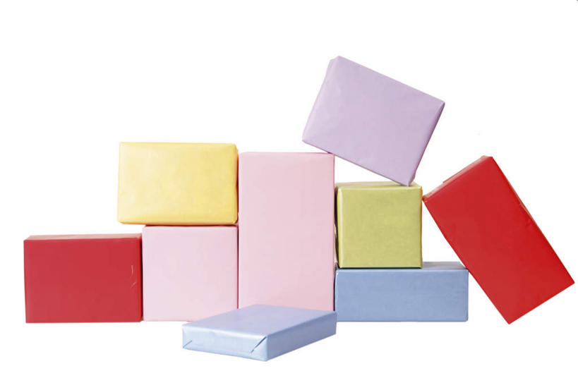 无人,横图,彩色,室内,特写,白天,白色背景,正面,静物,礼盒,礼物,一堆,堆叠,堆积,纸盒,盒子,包装盒,礼品盒,摄影,礼品,影棚,堆,彩图,影棚拍摄,拍摄