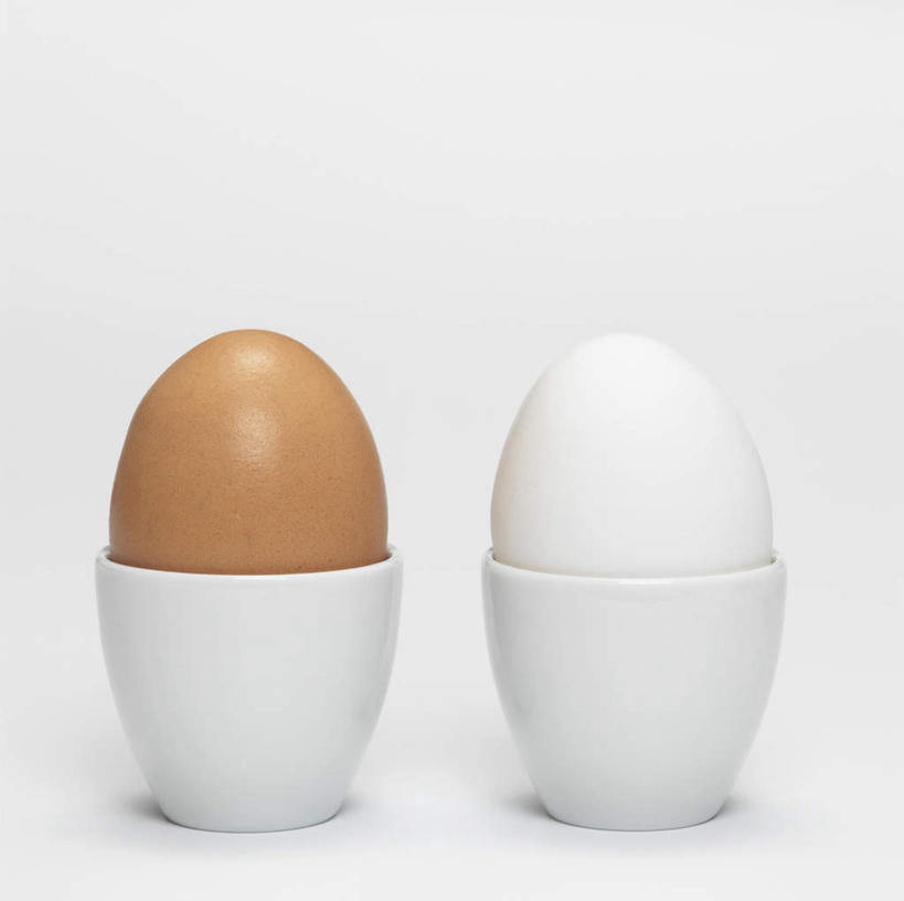 无人,横图,俯视,室内,特写,白天,白色背景,蛋,鸡蛋,两个,容器,摄影,影棚,储藏,蛋杯,储存,草鸡蛋,盛蛋器,彩图,高角度拍摄,影棚拍摄,拍摄,贮存