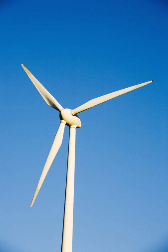 无人,竖图,室外,白天,仰视,农业,风能,风力发电机,美景,风车,阴影,环保,电力,光线,影子,景观,设备,蓝色,蓝天,天空,阳光,自然,天,发电,机械,景色,工业,能源,晴朗,资源,风力机,自然风光,利用,低碳,万里无云,风力发电,晴空,晴空万里,彩图,低角度拍摄