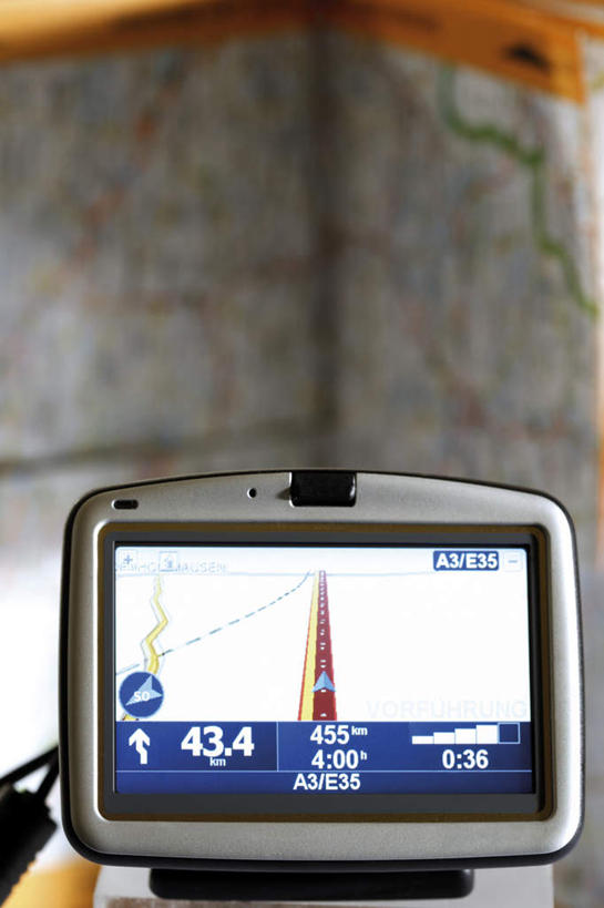 无人,竖图,室内,特写,白天,正面,仪器,道路,静物,地图,阴影,朦胧,模糊,反射,信息,影子,交通,方向,设备,一个,通信,摄影,影棚,单个,引导,指引,定位,全球定位系统,导航仪,GPS导航仪,彩图,影棚拍摄,拍摄,导航