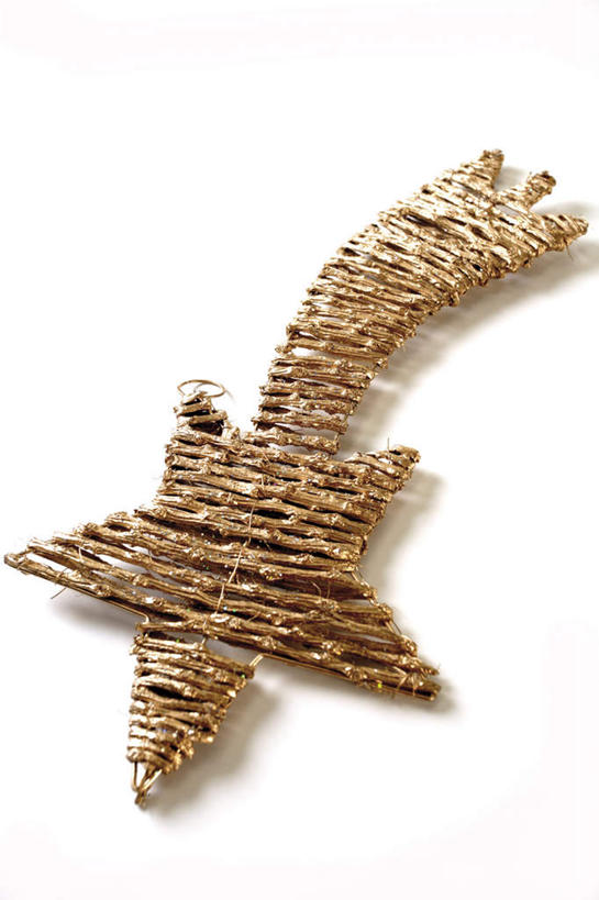 无人,竖图,俯视,室内,特写,白天,白色背景,静物,圣诞节,节日,庆祝,编织,星星,文化,庆典,星形,摄影,草编,影棚,纪念,五角形,五角星,彩图,高角度拍摄,影棚拍摄,拍摄