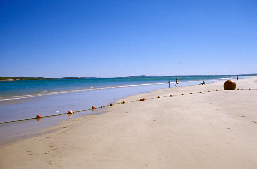 无人,横图,室外,白天,正面,旅游,度假,海浪,海洋,美景,沙滩,非洲,南非,一排,整齐,沙子,海岸,景观,浪花,水平线,辽阔,海平线,沙地,娱乐,排列,蓝色,蓝天,天空,自然,海水,天,享受,休闲,广阔,景色,放松,晴朗,一望无际,渔具,队列,自然风光,海景,鱼线轮,卷线器,万里无云,阿非利加洲,南非共和国,西开普省,无边无际,一马平川,大海,风浪,海,海水的波动,海滩,近岸浪,涌浪,晴空,晴空万里,彩图,水天相接,水天一线