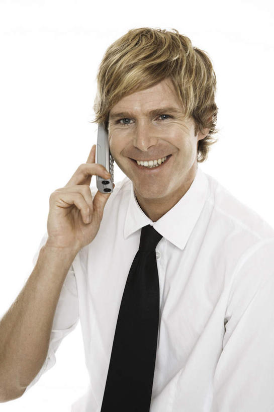 西方人,一个人,商务人士,商务男性,站,笑,打电话,微笑,露齿笑,竖图,室内,白天,白色背景,正面,衬衫,电话,手机,欧洲,欧洲人,仅一个男性,仅一个人,仅一个中年男性,握,套装,领带,拿,拿着,注视,通讯设备,观察,看,站着,握着,摄影,影棚,观看,察看,象征,庄重,关注,商务装,身份,工薪阶层,正式,地位,交流,男人,男性,中年男性,白种人,白领,上班族,沟通,通话,站立,半身,彩图,影棚拍摄,衬衣,拍摄