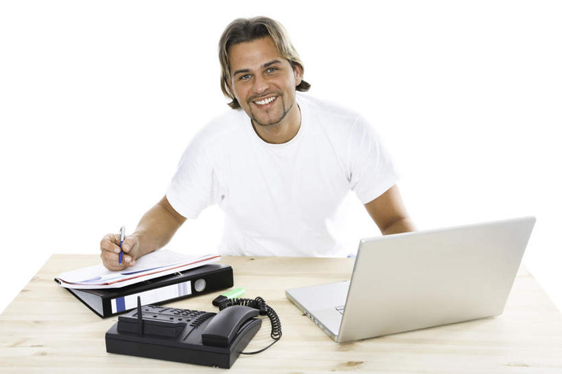 西方人,一个人,商务人士,商务男性,坐,笑,打电话,微笑,露齿笑,横图,室内,白天,白色背景,正面,衬衫,电脑,笔记本电脑,电话,欧洲,欧洲人,仅一个男性,仅一个人,握,套装,服装,网络,笔,办公用品,拿,拿着,注视,通讯设备,水笔,文具,仅一个年轻男性,衣服,话筒,学习用品,观察,看,电话线,握着,摄影,服饰,影棚,观看,文具用品,察看,无线,固定电话,衣着,穿着,关注,通信设备,商务装,无线网络,记录板,无线上网,便携式电脑,工薪阶层,记事板,衣饰,交流,手提电脑,男人,男性,年轻男性,白种人,白领,上班族,电话机,沟通,通话,坐着,半身,彩图,影棚拍摄,衬衣,拍摄