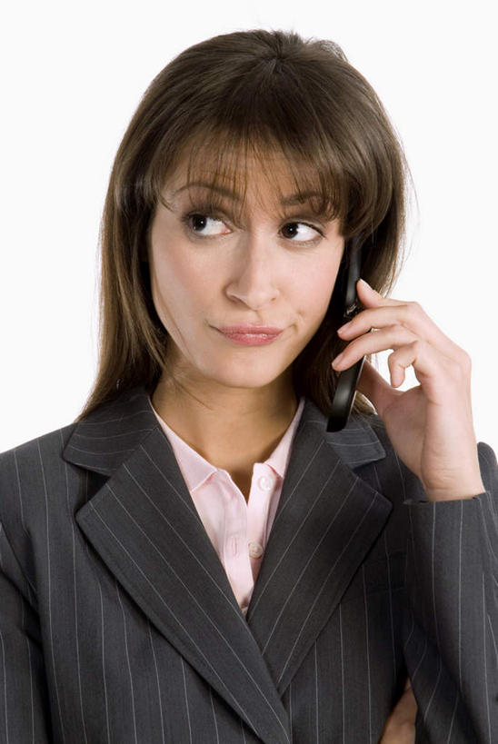 西方人,脸,头,脸颊,手,一个人,商务人士,商务女性,站,打电话,竖图,室内,特写,白天,白色背景,正面,电话,手机,欧洲,欧洲人,仅一个年轻女性,仅一个女性,仅一个人,握,套装,拿,拿着,注视,通讯设备,肩膀,观察,看,站着,鬼脸,手部,握着,摄影,影棚,观看,单手,察看,关注,商务装,工薪阶层,交流,年轻女性,女人,女性,白种人,头部,脸部,脸蛋,面部,白领,上班族,沟通,通话,站立,半身,彩图,影棚拍摄,拍摄