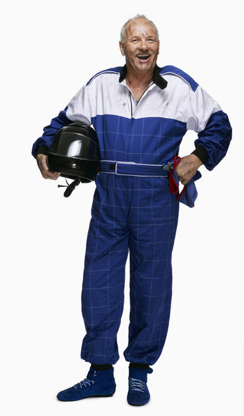 西方人,一个人,站,竖图,室内,白天,白色背景,正面,运动服,安全,帽子,欧洲,欧洲人,仅一个男性,仅一个人,握,服装,头盔,防护,拿,拿着,注视,手叉腰,衣服,蓝色,安全帽,手套,叉腰,观察,看,站着,仅一个老年男性,握着,摄影,服饰,影棚,观看,保护,察看,双手叉腰,衣着,穿着,关注,保险,赛车手,保全,周全,安稳,安定,防护手套,衣饰,平安,老年男性,男人,男性,白种人,站立,彩图,全身,影棚拍摄,拍摄,运动装