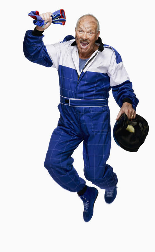 西方人,一个人,跳,竖图,室内,白天,白色背景,正面,安全,帽子,欧洲,欧洲人,仅一个男性,仅一个人,握,头盔,防护,拿,拿着,注视,蓝色,安全帽,手套,观察,看,仅一个老年男性,握着,摄影,影棚,观看,连体衣,保护,察看,关注,保险,赛车手,保全,周全,安稳,安定,防护手套,平安,老年男性,男人,男性,白种人,跳跃,彩图,全身,影棚拍摄,拍摄