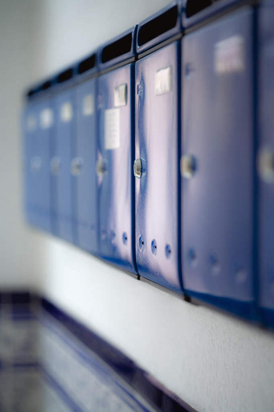 无人,竖图,室内,白天,正面,一排,朦胧,模糊,整齐,传递,信息,墙,联系,邮筒,邮箱,墙壁,墙面,排列,联络,邮递,通信,队列,邮政,彩图