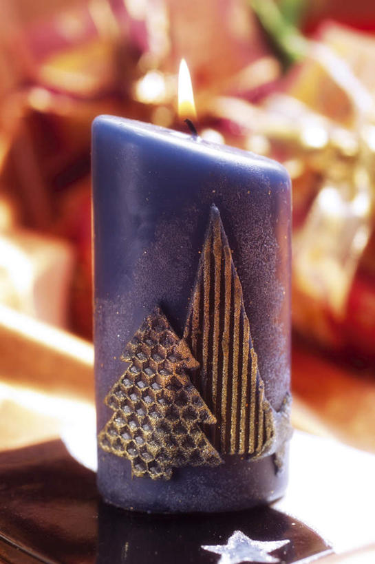 无人,竖图,室内,特写,白天,正面,静物,火,蜡烛,礼盒,礼物,圣诞节,节日,朦胧,模糊,庆祝,火焰,纸盒,文化,盒子,包装盒,礼品盒,庆典,礼品,纪念,彩图