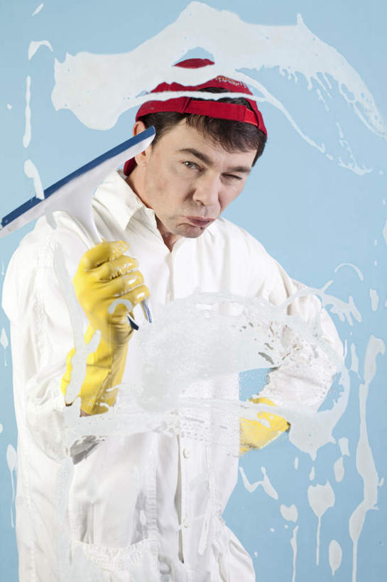 西方人,一个人,清洁工,站,笑,微笑,露齿笑,竖图,室内,白天,正面,安全,欧洲,欧洲人,仅一个男性,仅一个人,握,蓝色背景,服装,防护,拿,拿着,注视,仅一个年轻男性,衣服,黄色,手套,观察,看,站着,握着,摄影,服饰,影棚,观看,保护,雨刮器,察看,衣着,穿着,关注,保险,清洁员,保全,周全,安稳,安定,防护手套,清洁人员,衣饰,平安,男人,男性,年轻男性,白种人,清洁工人,站立,半身,彩图,影棚拍摄,拍摄