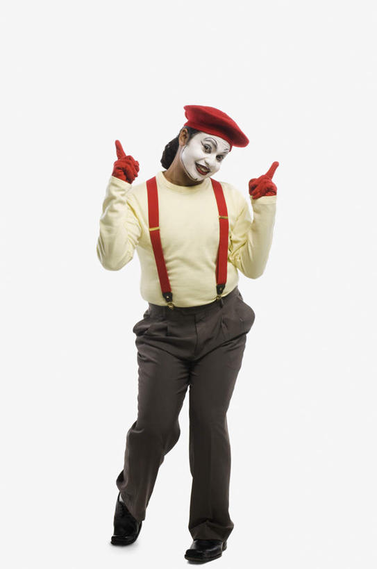 一个人,小丑,站,笑,微笑,露齿笑,竖图,室内,白天,白色背景,正面,戏服,化妆,游戏,帽子,亚洲,仅一个男性,仅一个人,仅一个中年男性,表演,服装,玩,注视,礼帽,娱乐,衣服,黄色,红色,观察,看,站着,休闲,摄影,服饰,影棚,观看,活动,察看,衣着,穿着,发泄,关注,消遣,智力,角色扮演,宣泄,衣饰,扮装,演戏,男人,男性,中年男性,亚洲人,印度人,玩耍,嬉戏,站立,彩图,全身,影棚拍摄,化装,拍摄