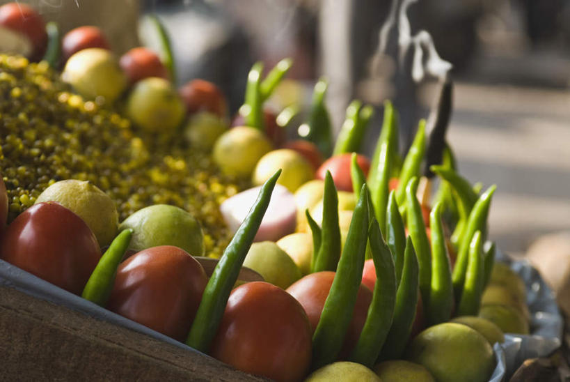 无人,菜场,横图,室外,特写,白天,正面,购物,消费,柑橘,辣椒,蔬菜,洋葱,水果,一排,许多,阴影,朦胧,模糊,光线,摊位,影子,青辣椒,集市,市场,货摊,排列,阳光,金融,队列,玉葱,选购,贸易,辣角,红海椒,大椒,辣虎,广椒,菜市,橘子,桔子,橙子,橙,圆葱,洋葱头,球葱,辣子,海椒,番椒,葱头,彩图,菜市场