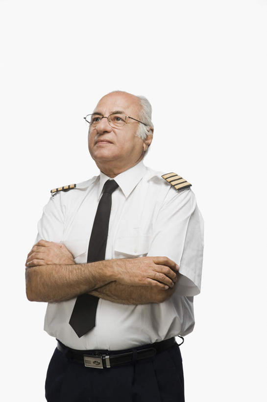 一个人,警察,警卫,站,双手交叉,竖图,室内,白天,白色背景,正面,工作服,制服,亚洲,仅一个男性,仅一个人,戴,眼镜,注视,观察,看,站着,仅一个老年男性,摄影,影棚,观看,老花镜,察看,双手抱胸,关注,工作制服,远视眼镜,老年男性,男人,男性,亚洲人,印度人,保安,警卫员,看守,卫兵,抬头,仰头,站立,半身,彩图,影棚拍摄,工作套服,拍摄