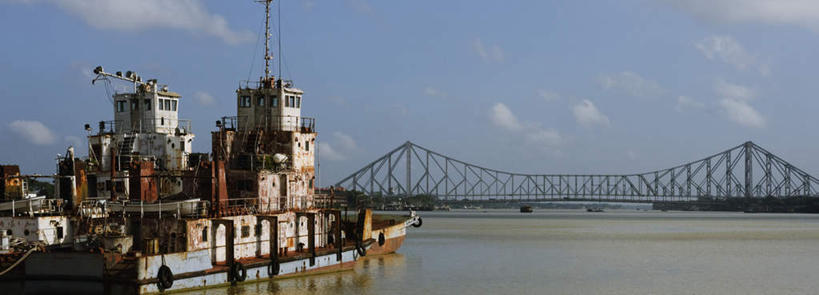 无人,横图,室外,白天,正面,旅游,度假,河流,美景,水,大桥,立交桥,轮船,桥梁,船,印度,亚洲,一艘,河水,景观,水流,云,云朵,高架,斜拉桥,桥,云彩,娱乐,蓝色,白云,蓝天,天空,自然,交通工具,天,享受,休闲,景色,放松,晴朗,自然风光,载具,南亚,首府,印度共和国,加尔各答,西孟加拉邦,晴空,彩图