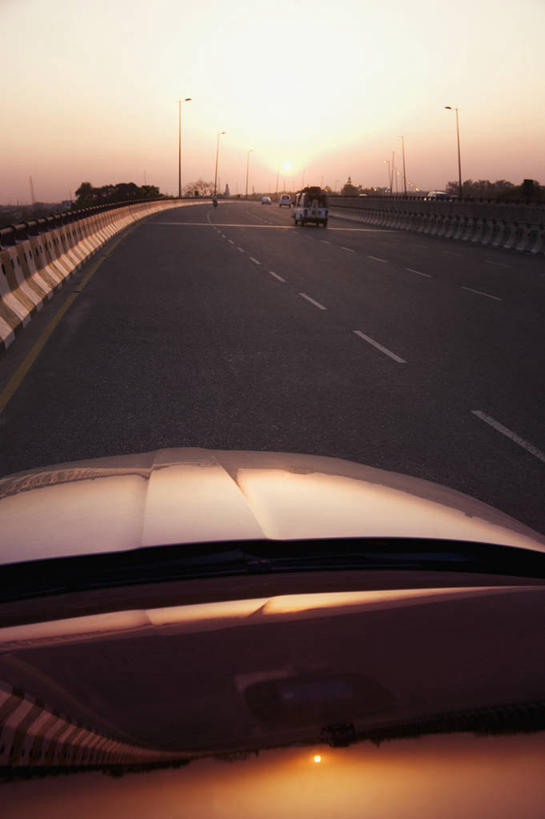 无人,竖图,室外,白天,正面,度假,美景,日落,太阳,城市风光,城市,道路,路,路灯,公路,汽车,照明,印度,亚洲,阴影,光线,影子,景观,晚霞,霞光,落日,灯光,分界线,停车线,交通,娱乐,车,灯,天空,阳光,黄昏,交通工具,轿车,天,四个,享受,休闲,景色,彩霞,放松,车行道,车行道分界线,照亮,照明设备,载具,标线,南亚,车行线,印度共和国,夕照,薄暮,哈里亚纳,哈里亚纳邦,夕阳,马路,彩图,傍晚,古尔冈,斜阳