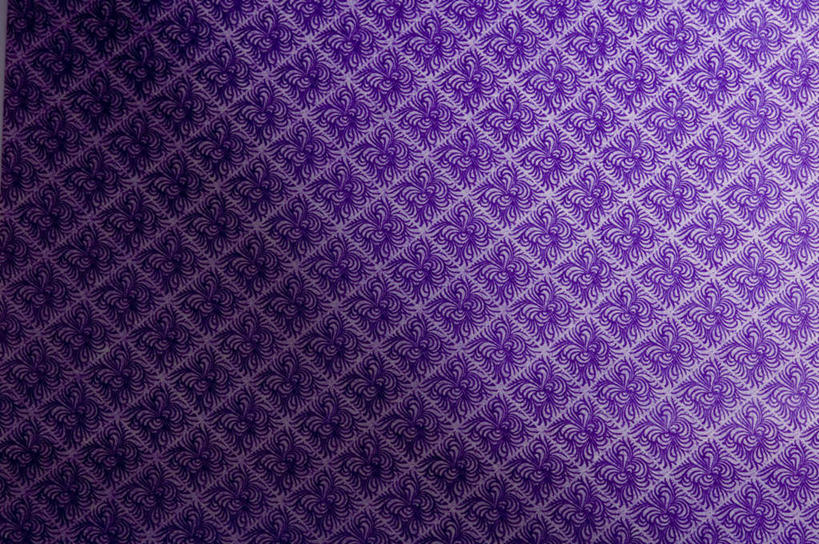 无人,横图,室内,特写,白天,正面,神秘,静物,阴影,花纹,反射,纹路,格子,图案,纹理,影子,紫色,优美,庄重,高贵,消极,肌理,冷色,孤寂,彩图,奢华