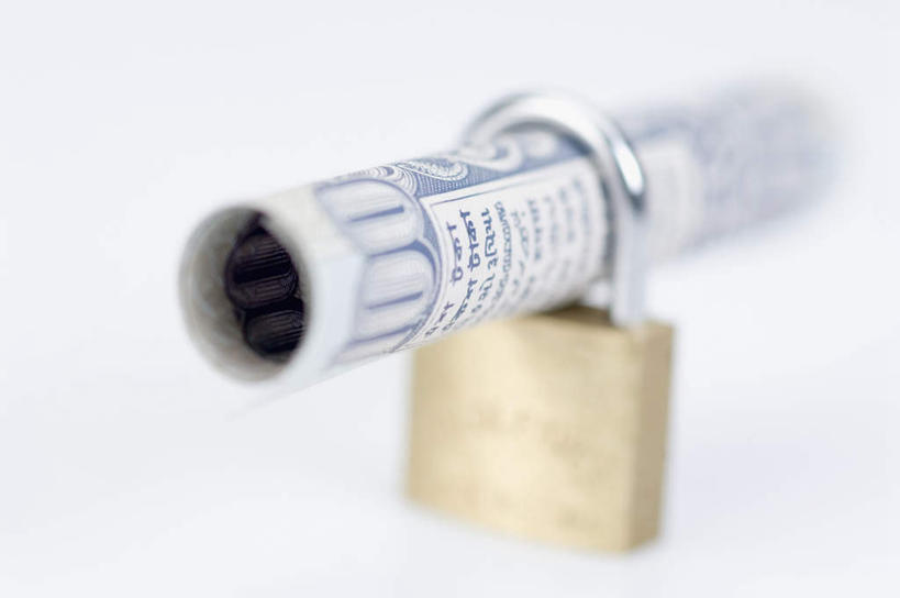 无人,横图,俯视,室内,特写,白天,白色背景,安全,钱,静物,朦胧,模糊,钱币,防护,锁,钞票,金融,纸币,摄影,影棚,经济,保护,卢比,保险,私密,流通,纸钞,贸易,保全,周全,安稳,安定,防盗,平安,货币,现金,彩图,高角度拍摄,影棚拍摄,拍摄