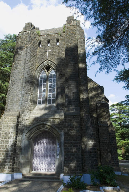 无人,教堂,竖图,室外,白天,仰视,旅游,度假,植物,窗户,标志建筑,地标,建筑,印度,亚洲,阴影,节日,光线,影子,云,云朵,云彩,文化,娱乐,建设,玻璃窗,树,树木,蓝色,绿色,白云,蓝天,天空,阳光,自然,天,祈祷,享受,休闲,健康,旅游胜地,放松,许愿,宗教,信仰,生长,晴朗,成长,纪念,祈求,南亚,信念,喜马偕尔邦,印度共和国,高山之州,喜马偕尔,达兰萨拉,平安,晴空,彩图,低角度拍摄,大教堂,礼拜堂