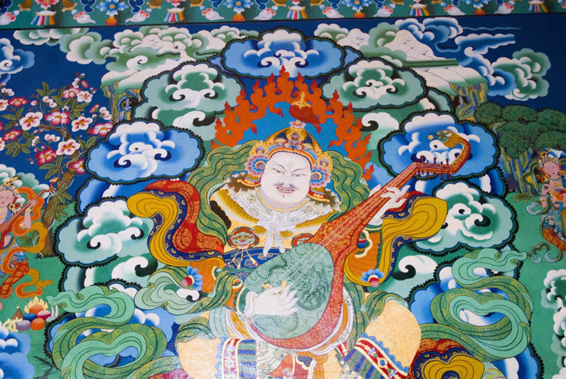 无人,寺庙,坐,横图,室内,特写,白天,仰视,旅游,度假,绘画,标志建筑,地标,建筑,静物,印度,亚洲,阴影,节日,艺术,装饰,反射,影子,墙,乐器,弦乐器,燃烧,弹奏,演奏,注视,文化,娱乐,建设,壁画,墙壁,墙面,香火,庙宇,观察,看,祈祷,享受,休闲,健康,旅游胜地,放松,许愿,宗教,信仰,观看,纪念,华丽,修饰,祈求,点缀,察看,关注,弓拉弦乐器,弓拉弦鸣乐器,南亚,喜马偕尔邦,印度共和国,衬托,美观,雅致,雅观,西塔尔,西塔琴,高山之州,喜马偕尔,达兰萨拉,锡塔尔琴,平安,画画,坐着,半身,彩图,低角度拍摄,庙,寺