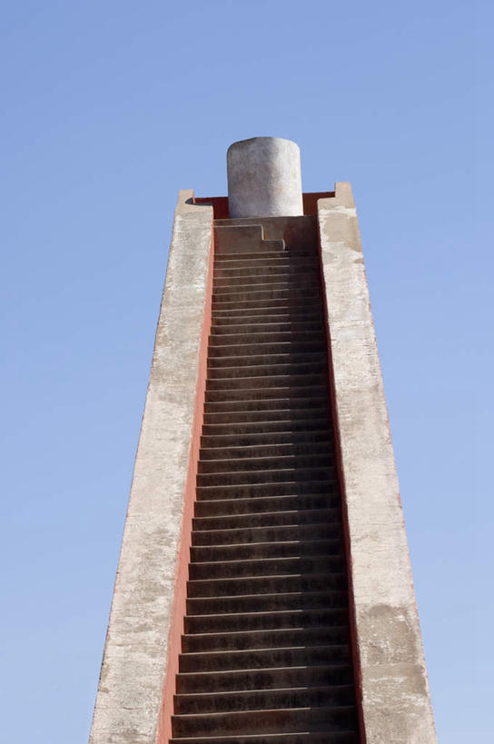 无人,天文台,栏杆,竖图,室外,白天,仰视,旅游,度假,实验,楼梯,标志建筑,地标,建筑,印度,亚洲,阴影,研究,光线,科学,扶手,影子,阶梯,墙,娱乐,建设,护栏,墙壁,墙面,台阶,蓝色,蓝天,天空,阳光,天,享受,休闲,旅游胜地,放松,晴朗,科研,天文,南亚,检验,万里无云,首府,拉贾斯坦邦,曼塔天文台,拉贾斯坦,印度共和国,红粉之城,斋普尔,观测,观象台,山岳台,晴空,晴空万里,彩图,低角度拍摄