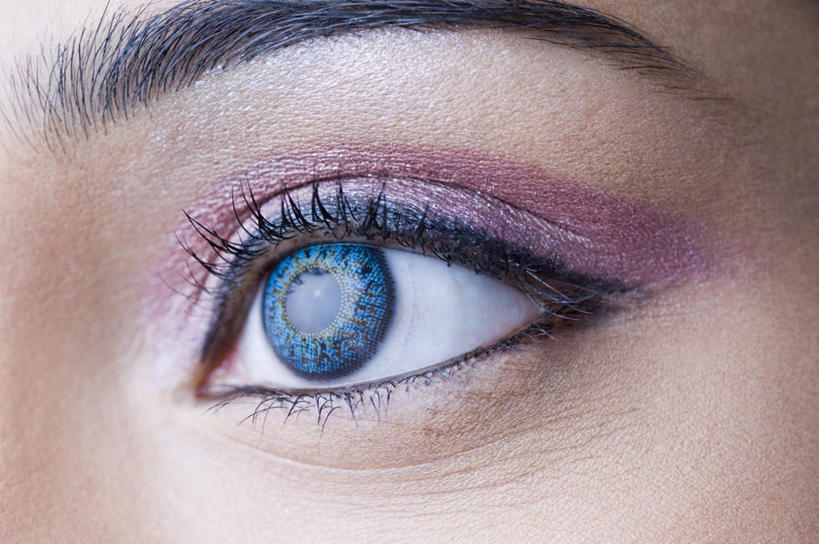 眼睛,眉毛,睫毛,一个人,横图,室内,特写,白天,正面,化妆,美容,亚洲,瞳孔,仅一个年轻女性,仅一个女性,仅一个人,护肤,保养,享受,休闲,眼影,放松,保健,眼部,养颜,年轻女性,女人,女性,亚洲人,印度人,睫,眉,眼,眼睫毛,眼眉,半身,彩图,眼眉毛