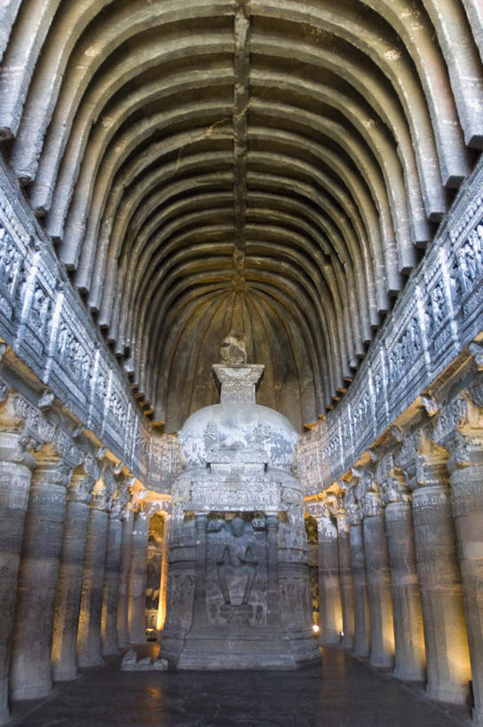 无人,竖图,室内,白天,正面,旅游,度假,石头,名胜古迹,标志建筑,地标,建筑,雕塑,印度,亚洲,节日,遗迹,艺术,装饰,雕刻,雕像,石子,墙,古迹,文化,文物,娱乐,建设,古建筑,墙壁,墙面,工艺品,祈祷,享受,休闲,健康,旅游胜地,放松,许愿,宗教,信仰,纪念,祈求,美术,基督教,天主教,修道院,主题,南亚,陈列,信念,古文明,印度共和国,功能,美学,马哈拉施特拉邦,神学院,修院,隐修院,阿旃陀,平安,石块,彩图