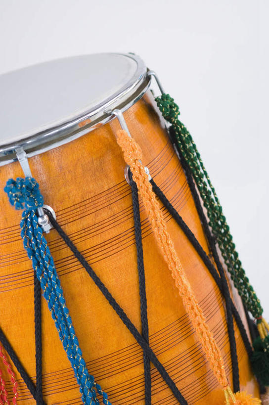 无人,竖图,俯视,室内,特写,白天,白色背景,静物,阴影,反射,木制,影子,鼓,乐器,一个,木制品,绳子,摄影,影棚,单个,打击乐器,节奏,节拍,传统乐器,彩图,高角度拍摄,影棚拍摄,拍摄