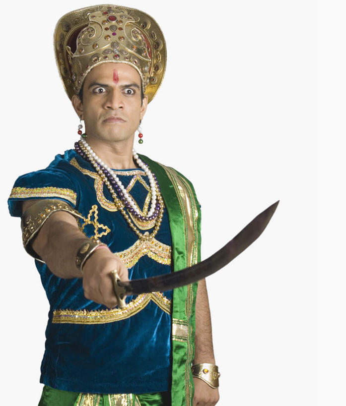 一个人,站,竖图,室内,白天,白色背景,正面,民族服装,竞争,帽子,项链,亚洲,仅一个男性,仅一个人,对抗,握,服装,冲突,刀具,拿,拿着,注视,破坏,装饰品,仅一个年轻男性,衣服,耳环,饰品,首饰,刀,观察,看,站着,武器,战争,握着,摄影,服饰,影棚,观看,合金,黄铜,损坏,豆蔻,察看,攻击,威胁,衣着,武士,穿着,对立,关注,矛盾,兵器,防御,表演服,演出服,印度教,敌对,挫败,斗争,抗拒,抗衡,凶器,杀伤,威慑,耳饰,衣饰,道具服,危险,男人,男性,年轻男性,亚洲人,印度人,站立,半身,彩图,影棚拍摄,传统服装,民俗服,拍摄,匕首,传统文化