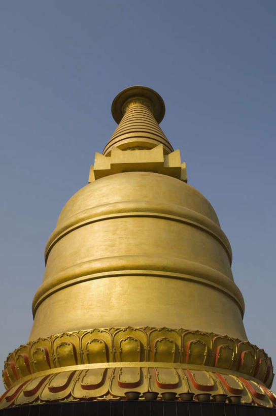 无人,寺庙,竖图,室外,白天,仰视,旅游,度假,名胜古迹,标志建筑,地标,建筑,印度,亚洲,节日,遗迹,古迹,文化,文物,娱乐,建设,古建筑,蓝色,蓝天,天空,庙宇,天,祈祷,享受,休闲,健康,金色,旅游胜地,放松,许愿,宗教,佛教,信仰,晴朗,纪念,祈求,富贵,南亚,古文明,忠诚,万里无云,印度共和国,富丽,释教,名誉,荣华,比哈尔邦,平安,晴空,晴空万里,彩图,低角度拍摄,庙,寺