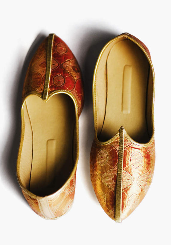 无人,竖图,俯视,室内,特写,白天,白色背景,鞋,静物,鞋子,一双,阴影,影子,棕色,皮革,摄影,影棚,彩图,高角度拍摄,影棚拍摄,皮鞋,拍摄