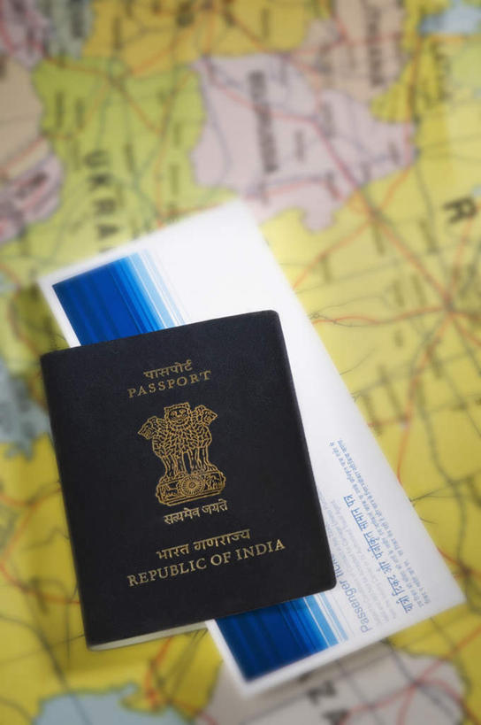 无人,竖图,俯视,室内,特写,白天,道路,静物,地图,信息,交通,方向,引导,指引,护照,彩图,高角度拍摄,导航,机票